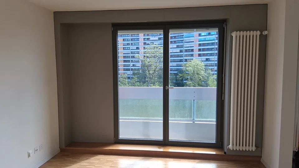 Helles 1-Zimmer-Apartment im 6. OG mit Balkon und schöner Aussicht in Aarau