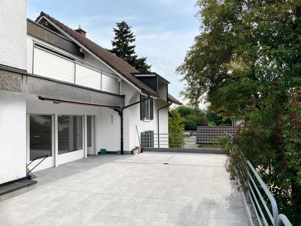 Aussergewöhnliche, neue Fünfeinhalbzimmer-Wohnung in Münsingen