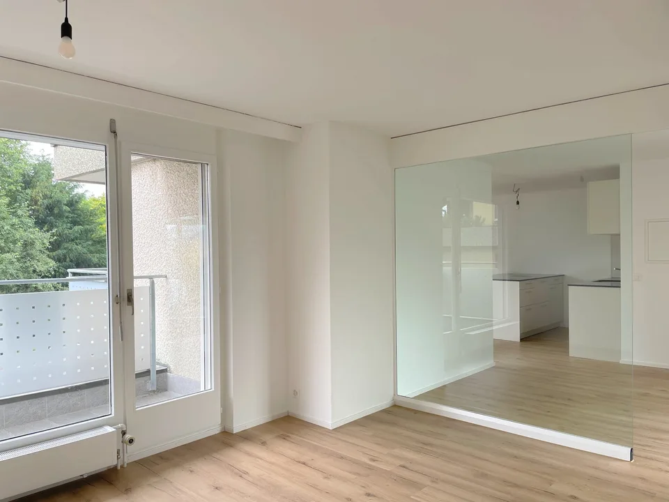 Aussergewöhnliche, neue Zweieinhalbzimmer-Wohnung in Münsingen
