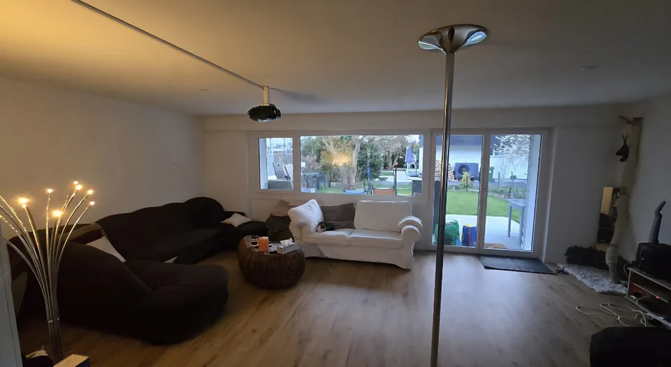 WG-ZIMMER IN EFFRETIKON (ZH)  ZUHAUSE MIT GARTEN & POOL