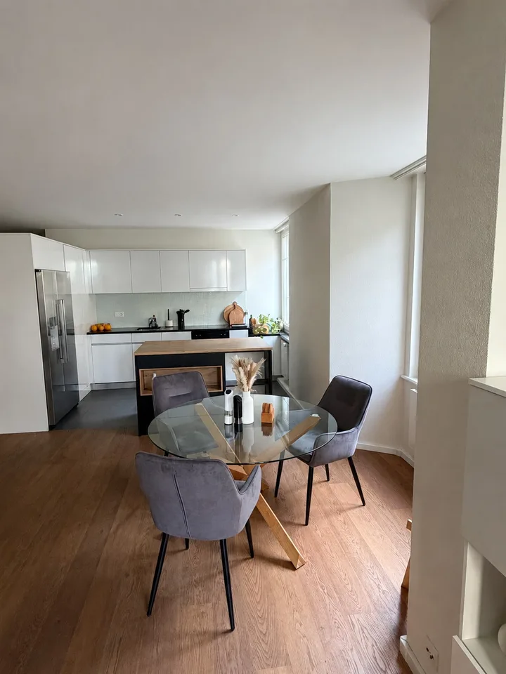 Modern Furnished Apartment | Lake Zurich | Short-Term