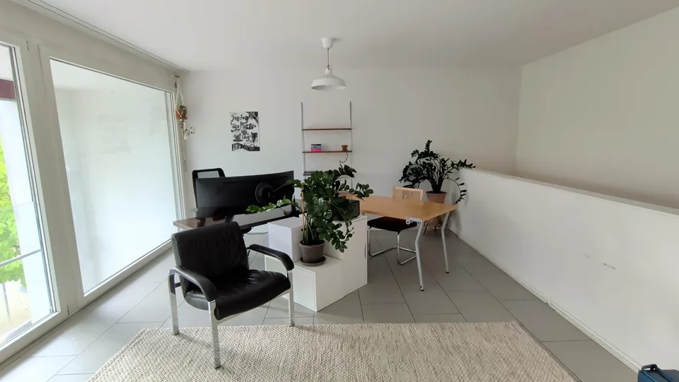 Zimmer (20qm) mit privatem Badezimmer in 4er WG