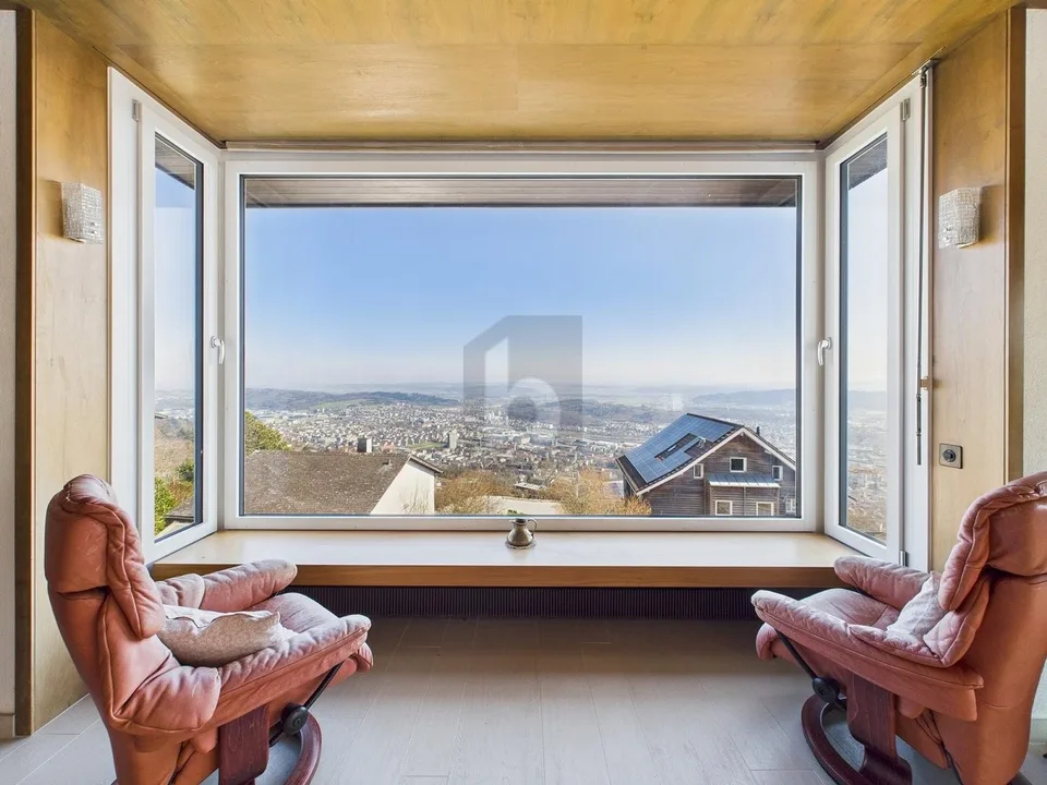 GROSSZÜGIG MIT PANORAMA-AUSSICHT