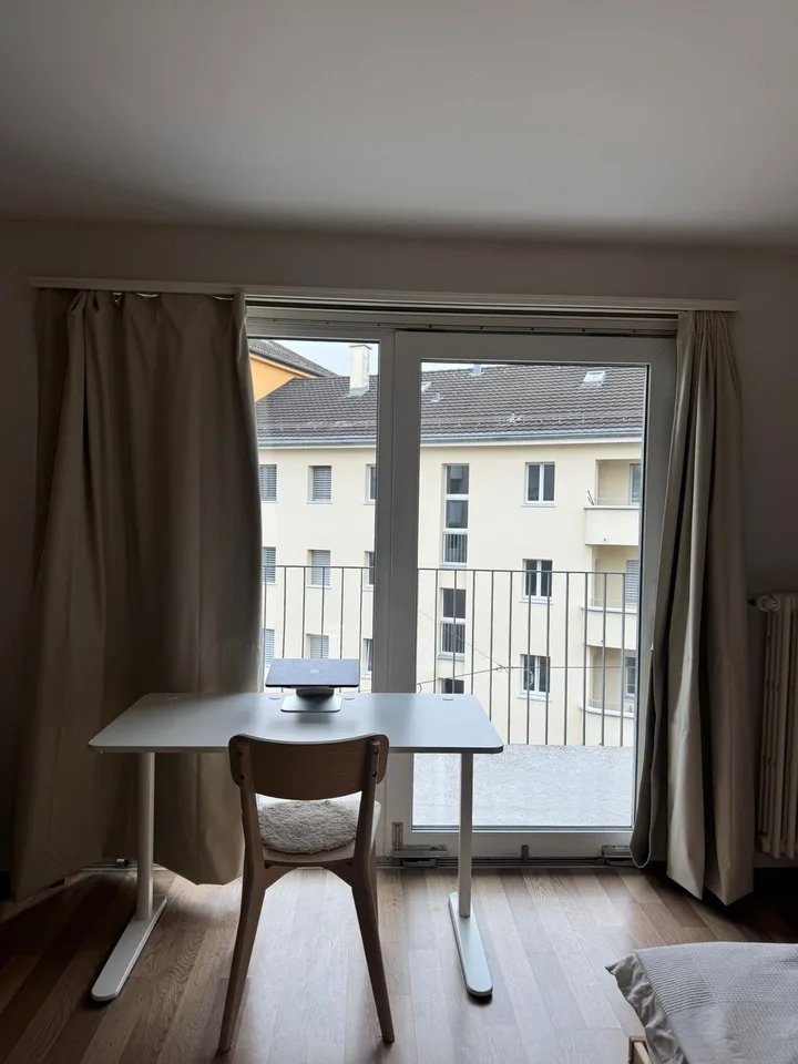 Fully Furnished Apartment with Large Balcony in Zürich