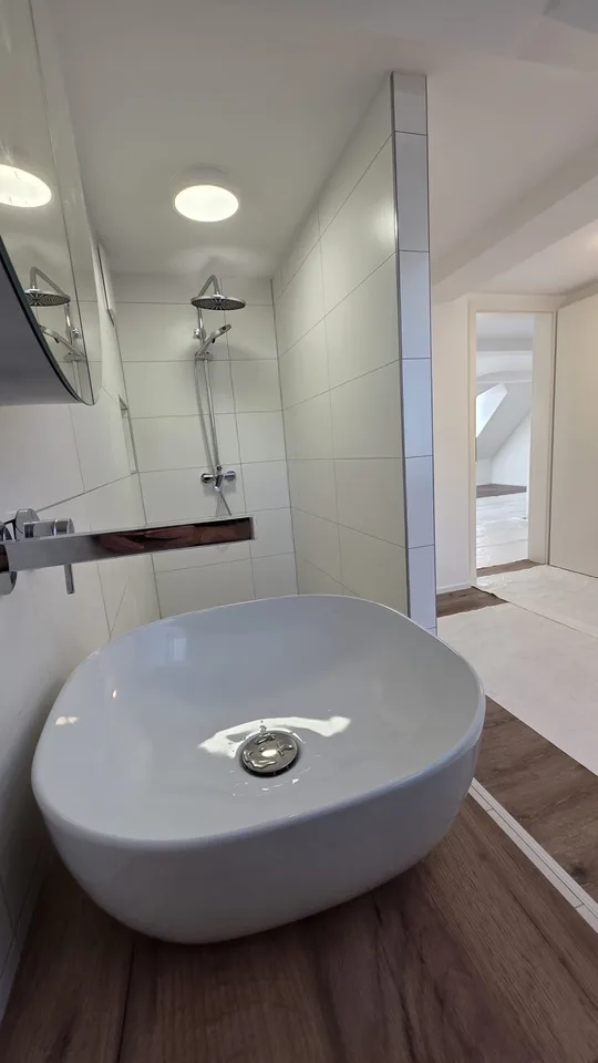 3 Zimmer DG Wohnung