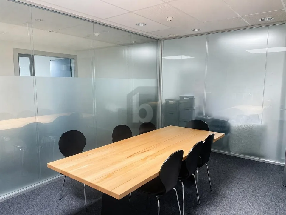 BUREAUX ÉQUIPÉS À MALLEY