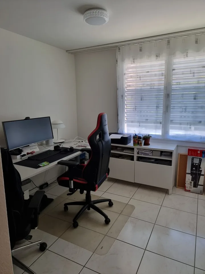 Möbliertes Zimmer frei ab ca. September