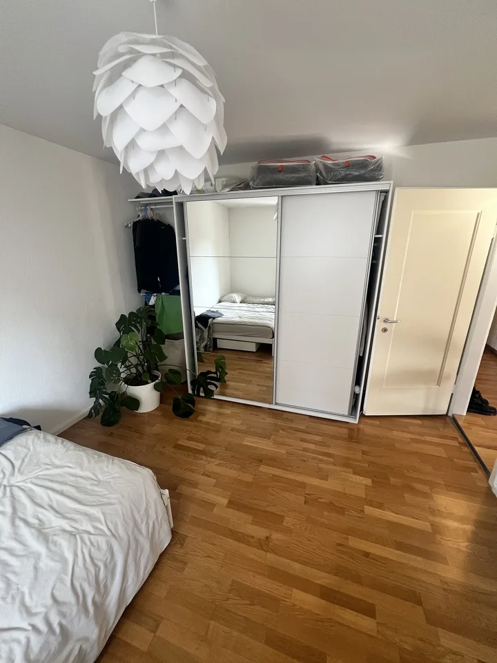 Schönes Zimmer (15m²) in gemütlicher 2er-WG in Zürich Oerlikon – ab 15.8. frei