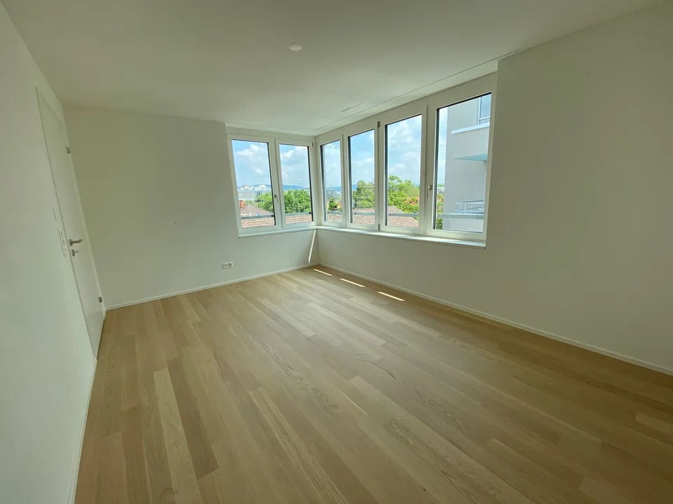 Grosszügige und exklusive Attika-Wohnung mit grosser Terrasse mit Weitsicht auf den Uetliberg