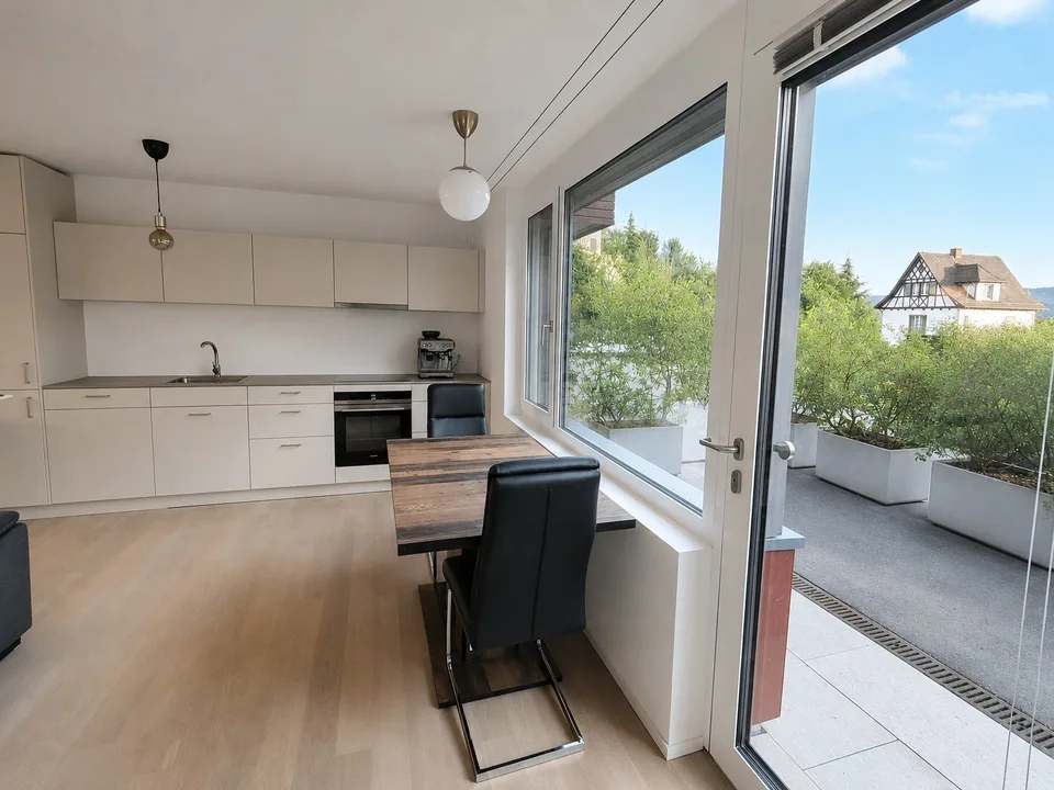 Modernes 1.5-Zimmer-Studio mit Balkon in Erlenbach ZH