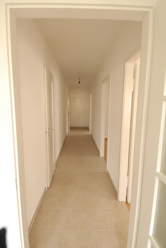 Zentrale Lage, neben Vögeligarten