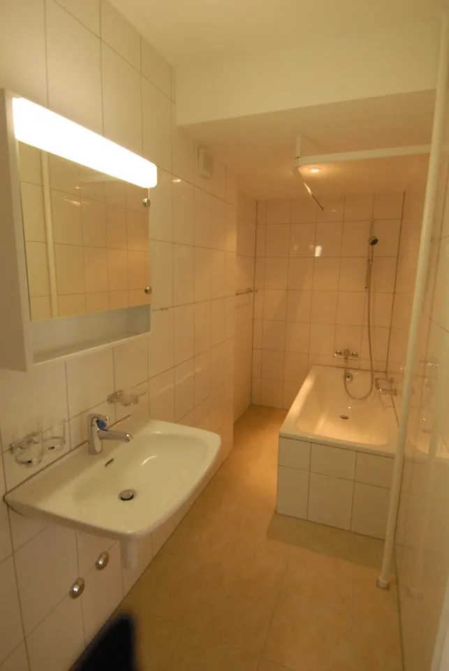 Zentrale Lage, neben Vögeligarten