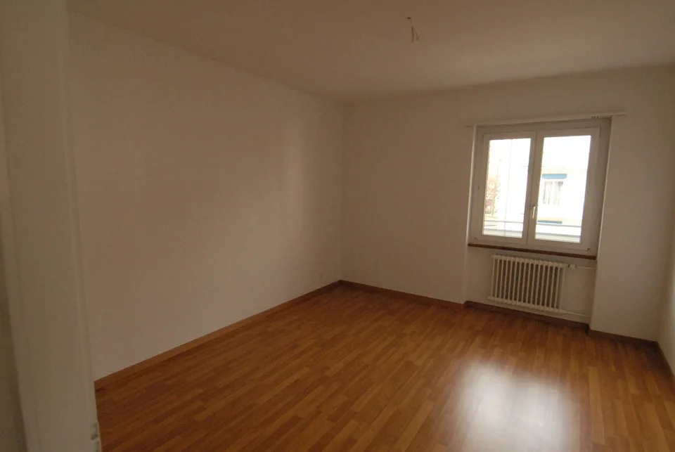 Zentrale Lage, neben Vögeligarten