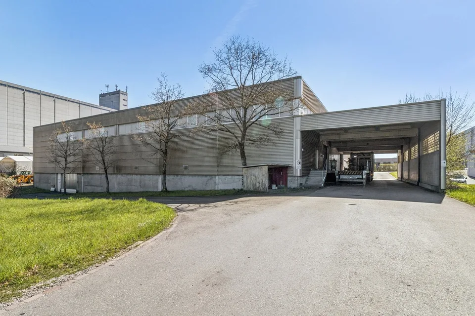 Einmalige Chance: Ganzes Gewerbegebäude zur Miete mit maximaler Flexibilität – foto 16 di 21