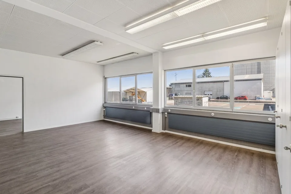 Einmalige Chance: Ganzes Gewerbegebäude zur Miete mit maximaler Flexibilität – foto 10 di 21
