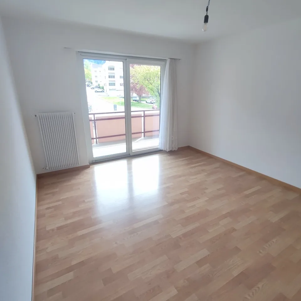Attraktive 4.5-Zimmer-Wohnung mit Berg-Panorama in Susten