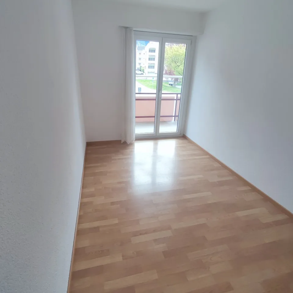 Attraktive 4.5-Zimmer-Wohnung mit Berg-Panorama in Susten