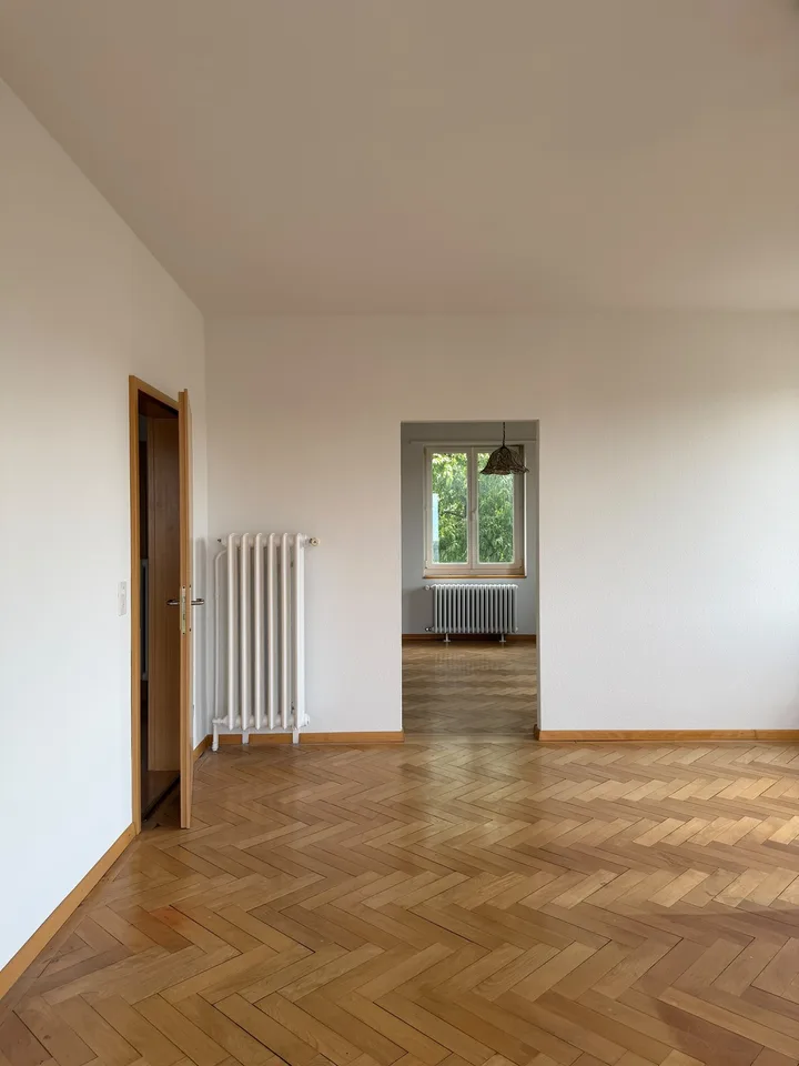 Grosszügige 5.5-Zimmer Maisonette Wohnung mit Seesicht in Bellmund zu vermieten