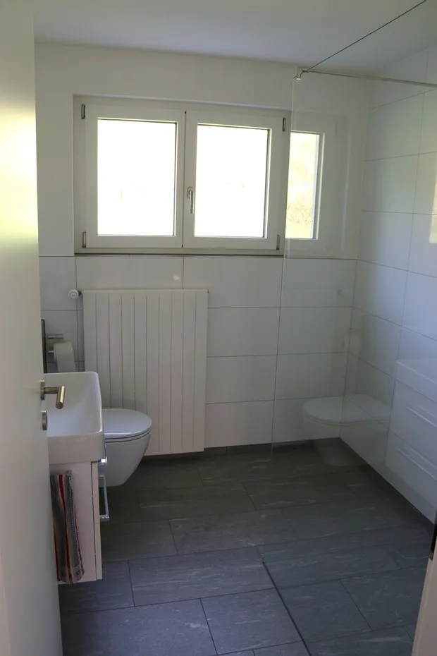 Grosses Wohnhaus an schöner Lage