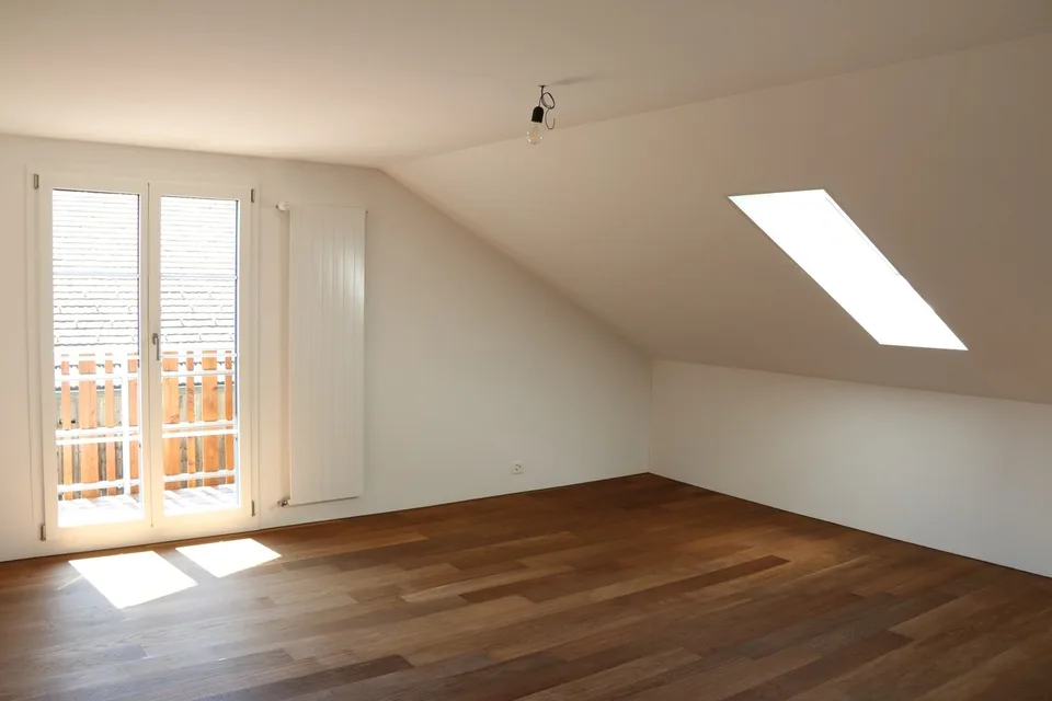 Grosses Wohnhaus an schöner Lage