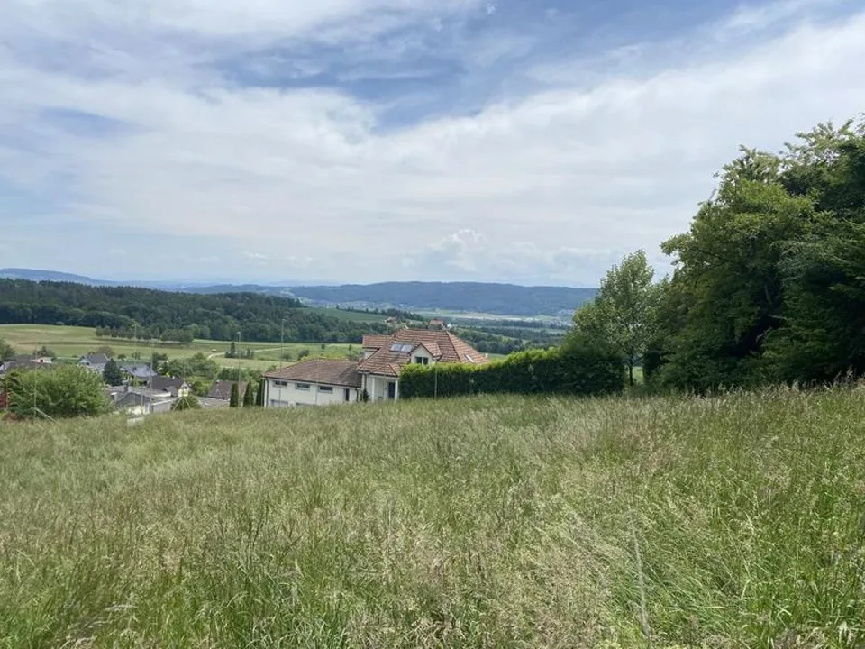 Exklusive Parzelle mit Weitsicht an gut besonnter Hanglage