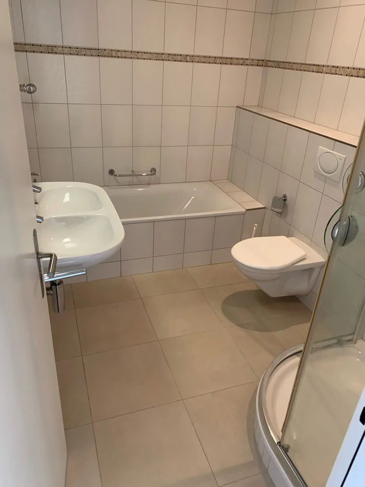 schöne, grosszügig und zentral gelegene 3 1/2 Zimmer Wohnung in Wohlen AG