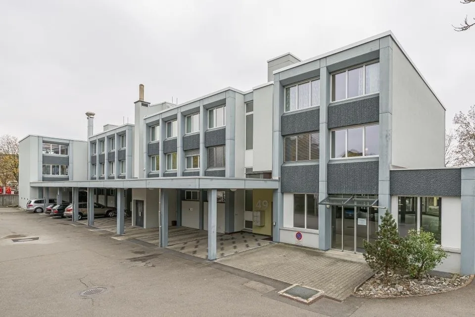 Einstellplatz an zentraler Lage zu vermieten!