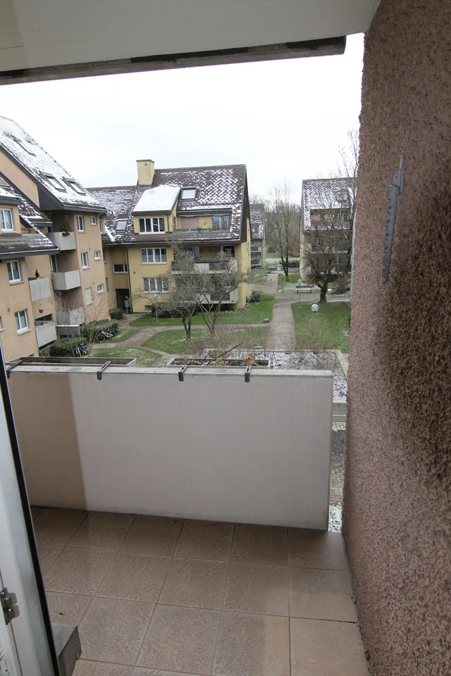 Grosszügige 4,5-Zimmer-Wohnung an schöner Lage zu vermieten