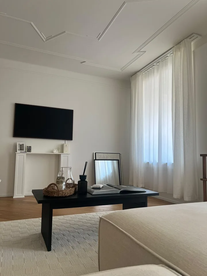 Sanierte 4-Zimmer-Altbauwohnung mit zwei Balkonen am Klusplatz