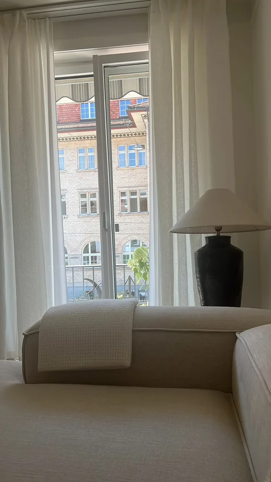 Sanierte 4-Zimmer-Altbauwohnung mit zwei Balkonen am Klusplatz