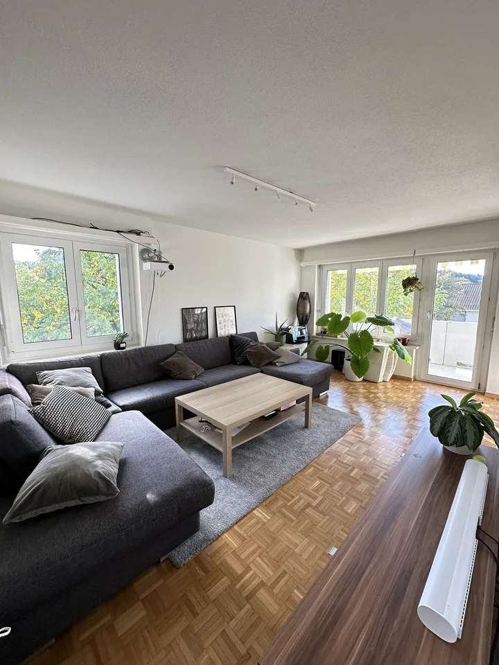 Wg-Zimmer in 4.5-Zimmer Wohnung zu vermieten