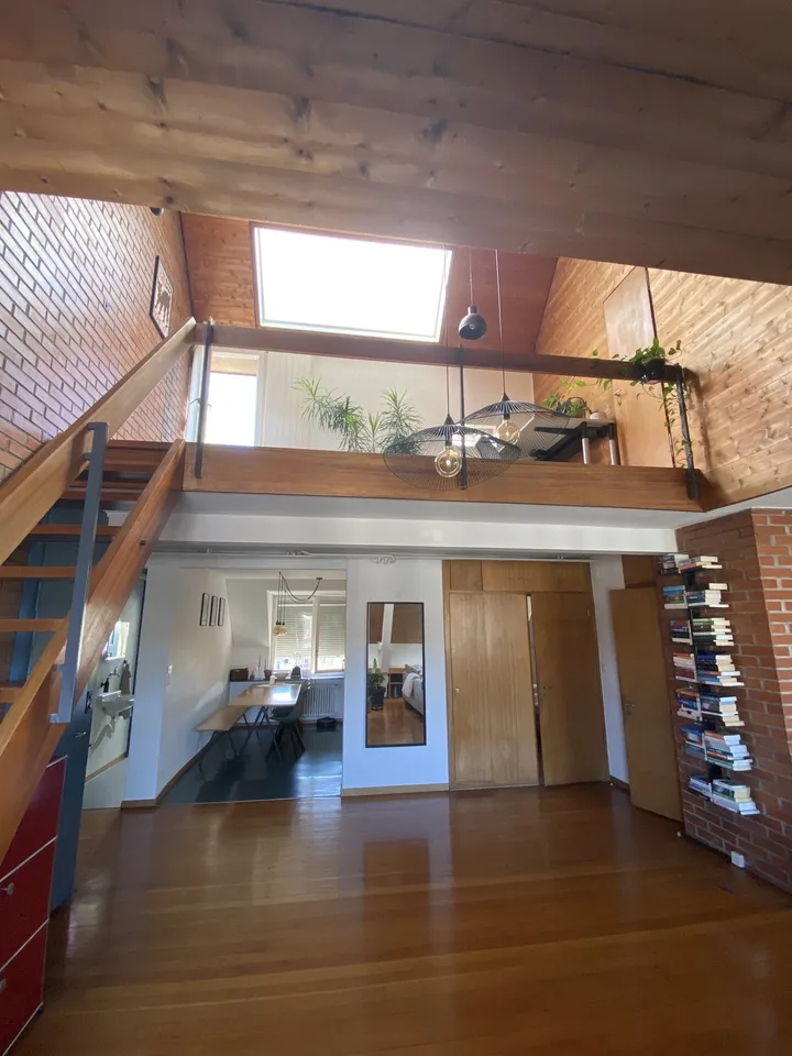 Charmante möblierte Dachterrassenwohnung in Hottingen zur befristeten Untermiete (01.10.2026 – 30.09.2027)