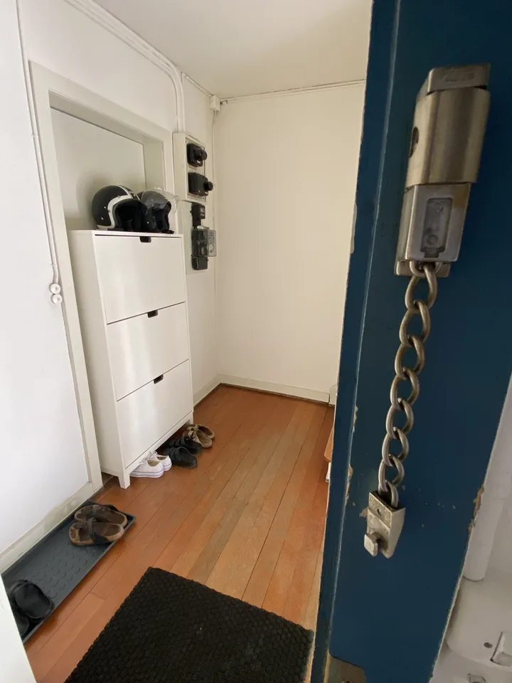Charmante möblierte Dachterrassenwohnung in Hottingen zur befristeten Untermiete (01.10.2026 – 30.09.2027)