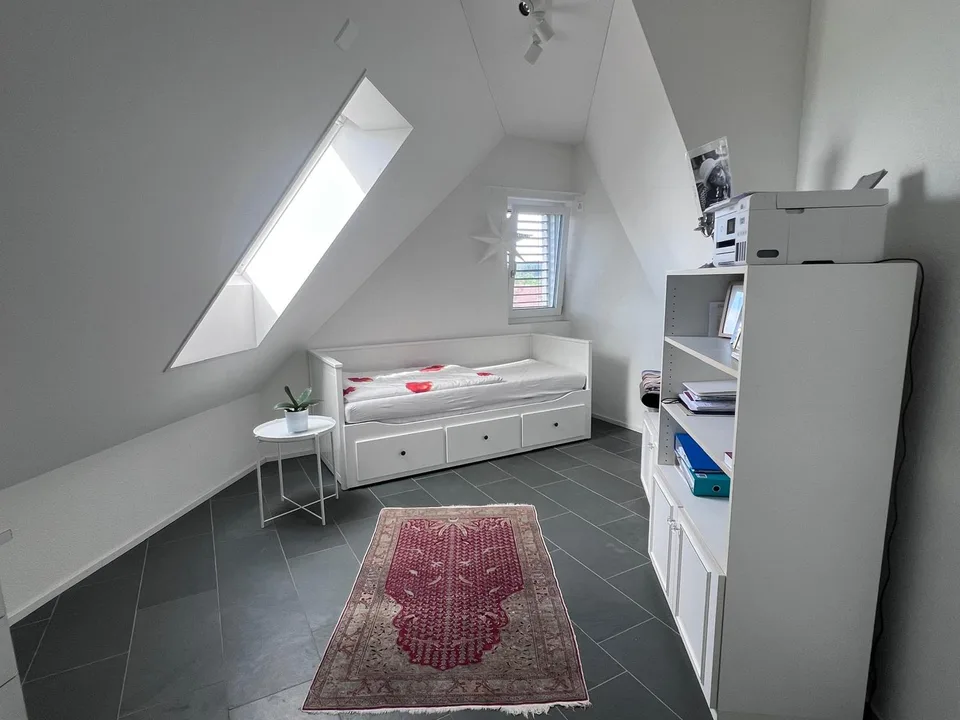 Moderne Wohnung im Eigentumsstandard an ruhiger Lage in Grüningen