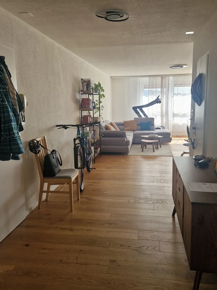 Grosszügige, helle und moderne 4.5 Zimmer Wohnung zu vermieten