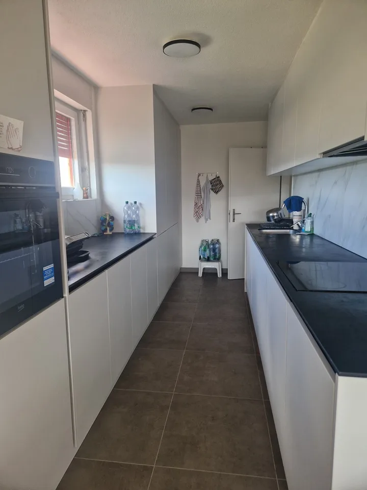 Grosszügige, helle und moderne 4.5 Zimmer Wohnung zu vermieten