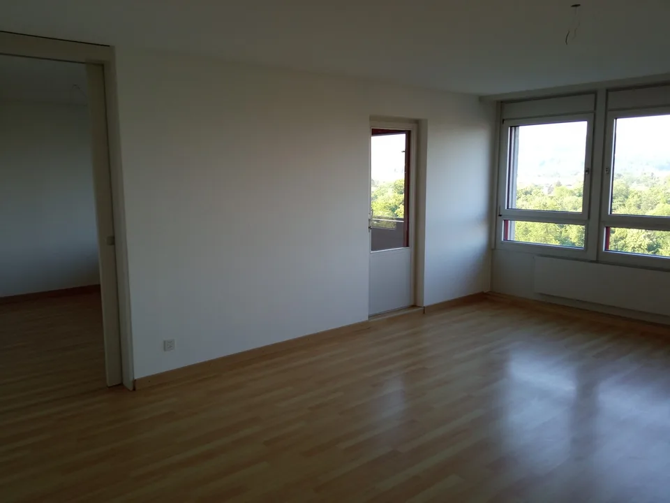 Grosse Wohnung mit toller Aussicht sucht Mitbewohner/in