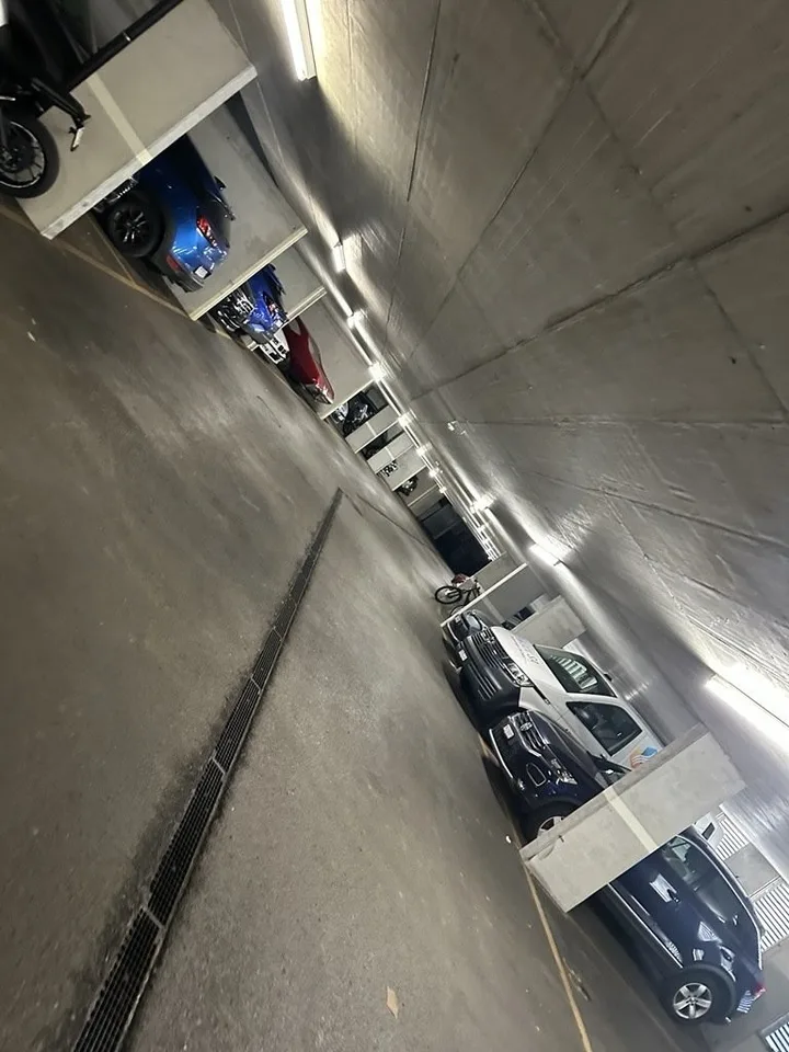 Place de parking intérieur à Matran