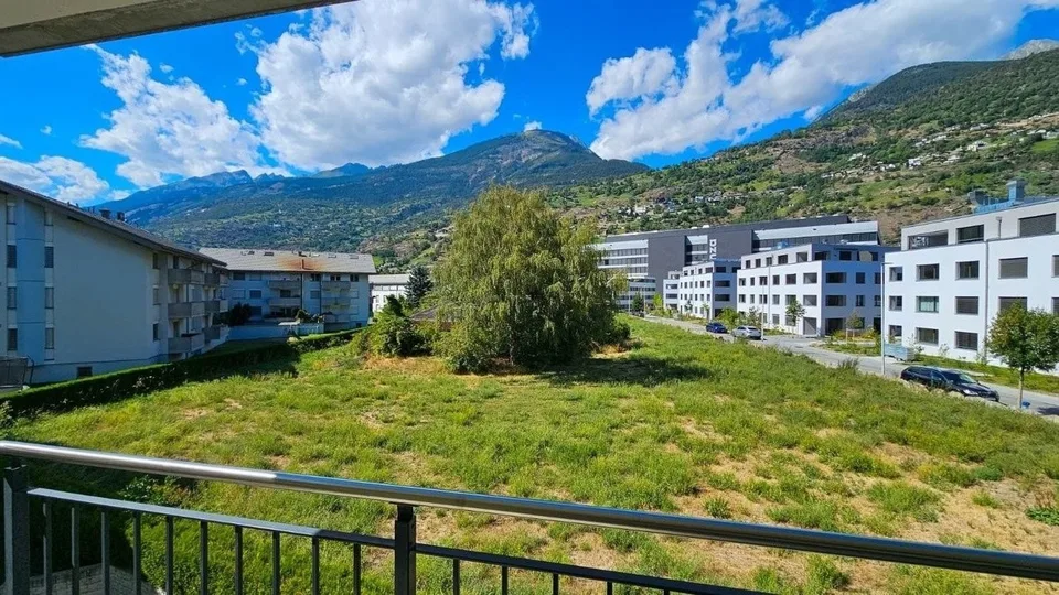 Schöne 2.5-Zimmerwohnung direkt bei der Passerelle zur Lonza