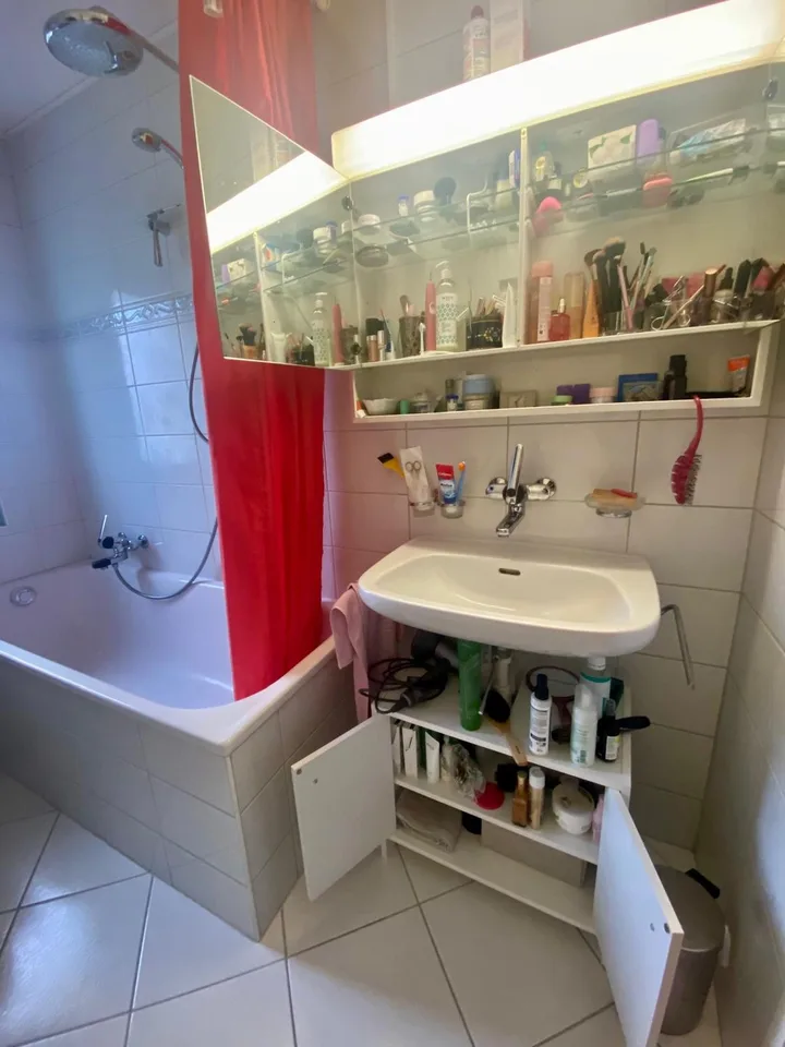 3-Zimmerwohnung mit Balkon in Zürich 1.OG