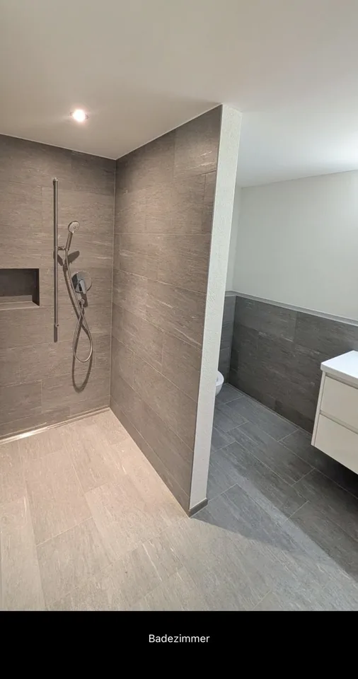 Exklusive 3-5 Zimmer Wohnung in Ossingen