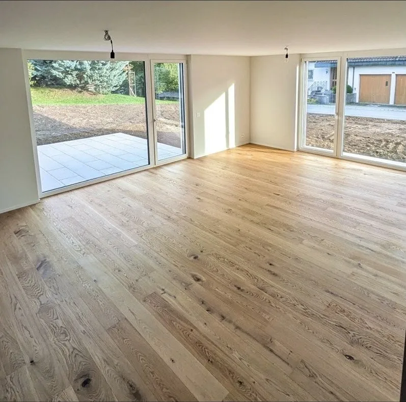 Exklusive 3-5 Zimmer Wohnung in Ossingen