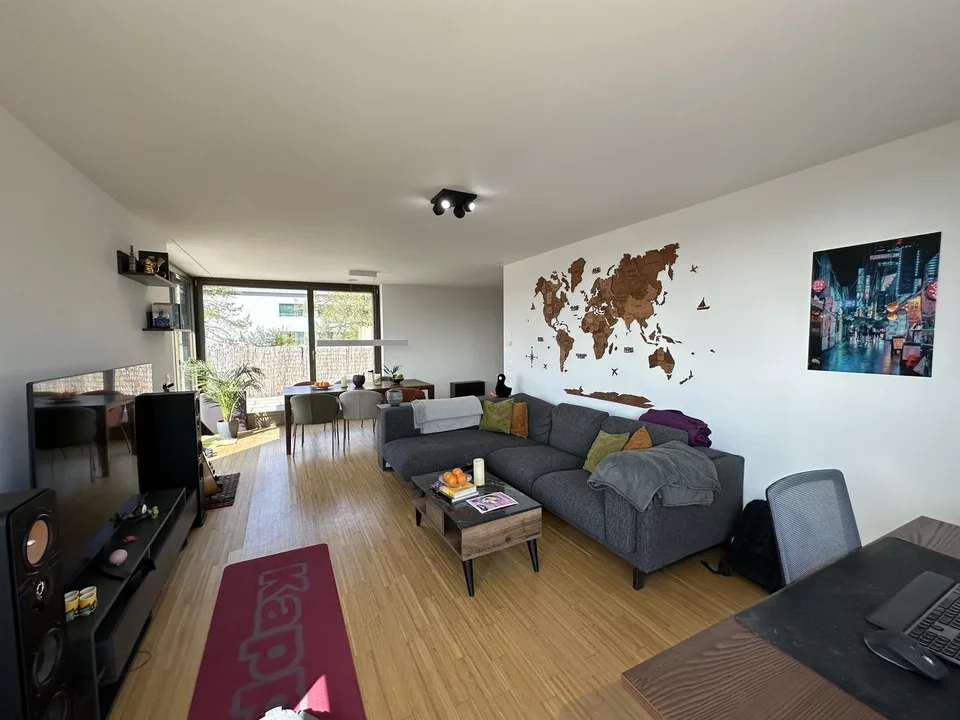 Fully furnished 2.5-room apartment with large terrace overlooking Zürich