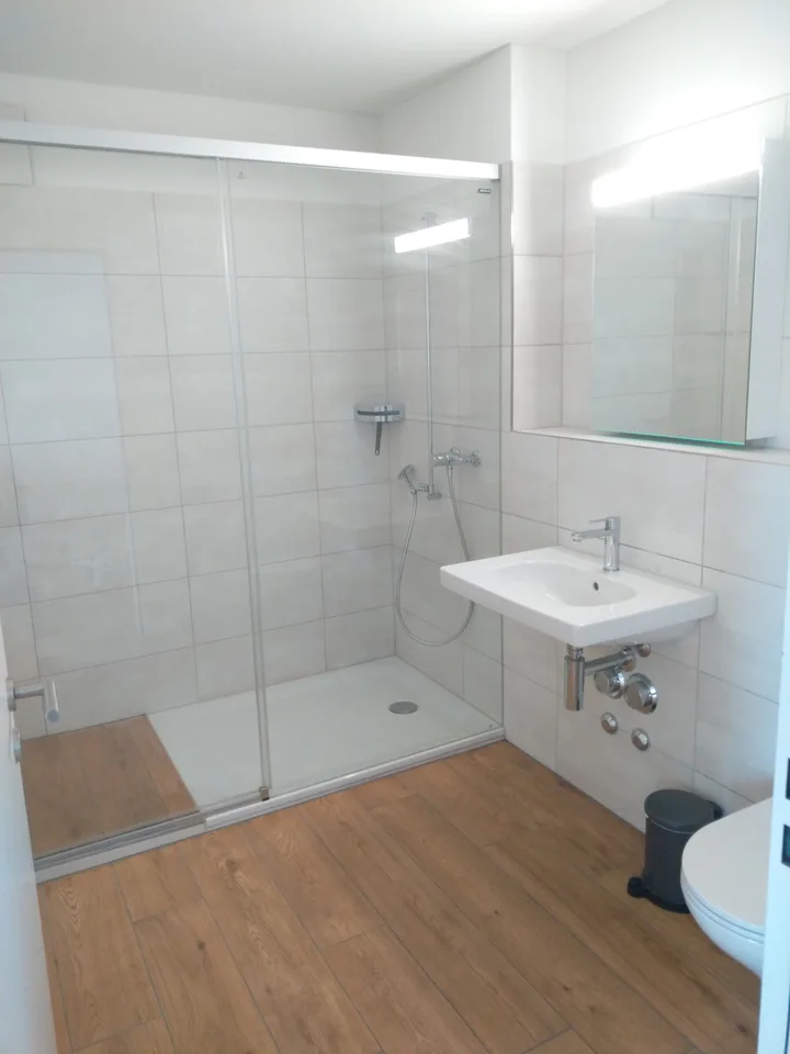Nachmieter:in für eine Dachwohnung mit Aussicht gesucht