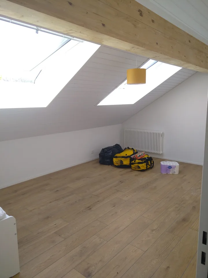 Nachmieter:in für eine Dachwohnung mit Aussicht gesucht