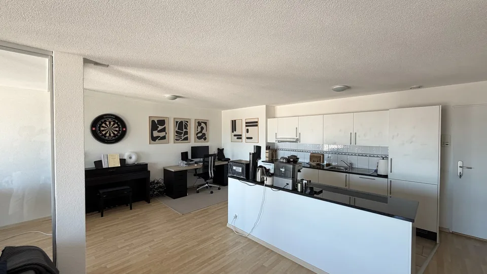 2.5-Zimmer-Wohnung, ca. 68 m², Loggia und Lift – CHF 2'054 brutto, Zürich Seebach