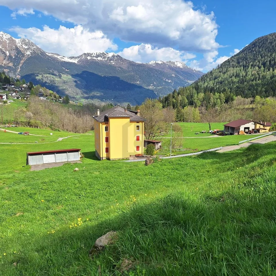 IN POSIZIONE TRANQUILLA E SOLEGGIATA CON VISTA