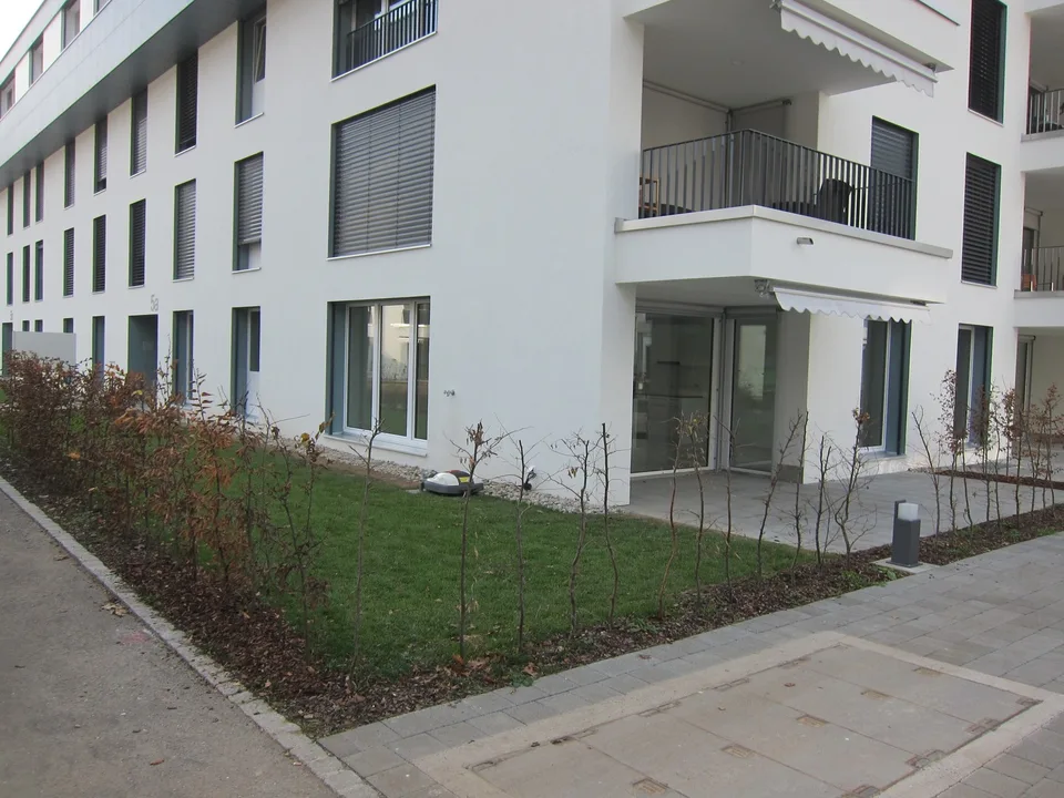 Moderne, helle Gartenwohnung im Rhypark zu vermieten