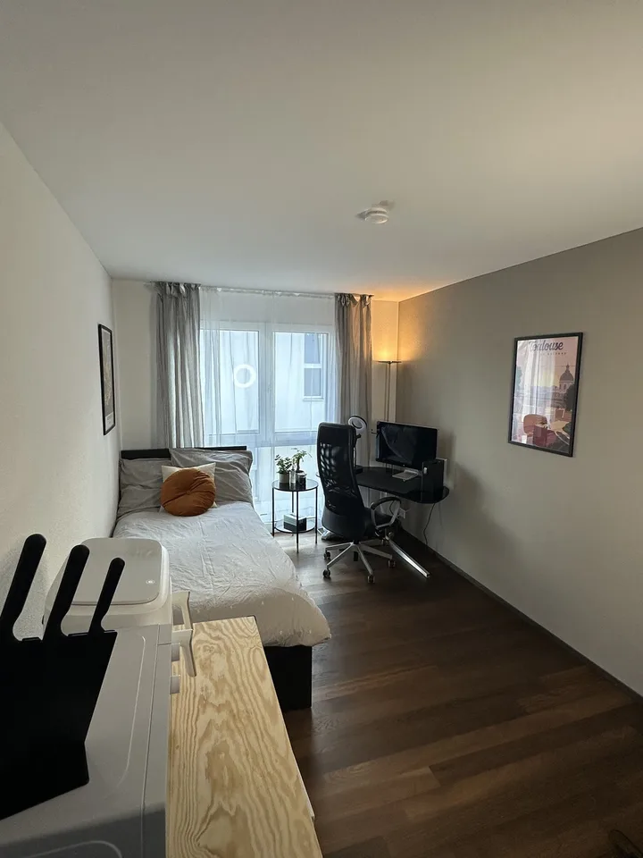 Room to let: Business Studio with private bathroom Zurich Airport