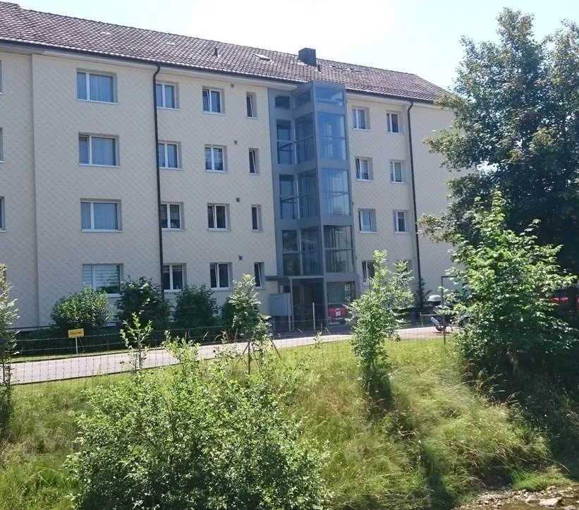 Helle, gepflegte 1 1/2 - Zimmer-Dachwohnung